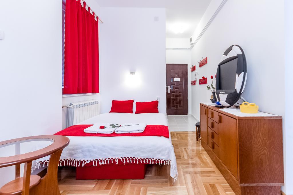 Studio Saint Sava Belgrado Habitación foto